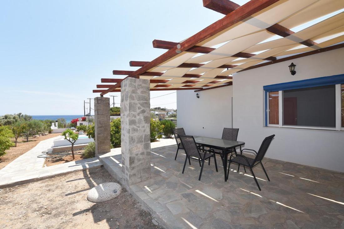 Flora'S Beach And Pool Villa In Syros Liaropá Extérieur photo