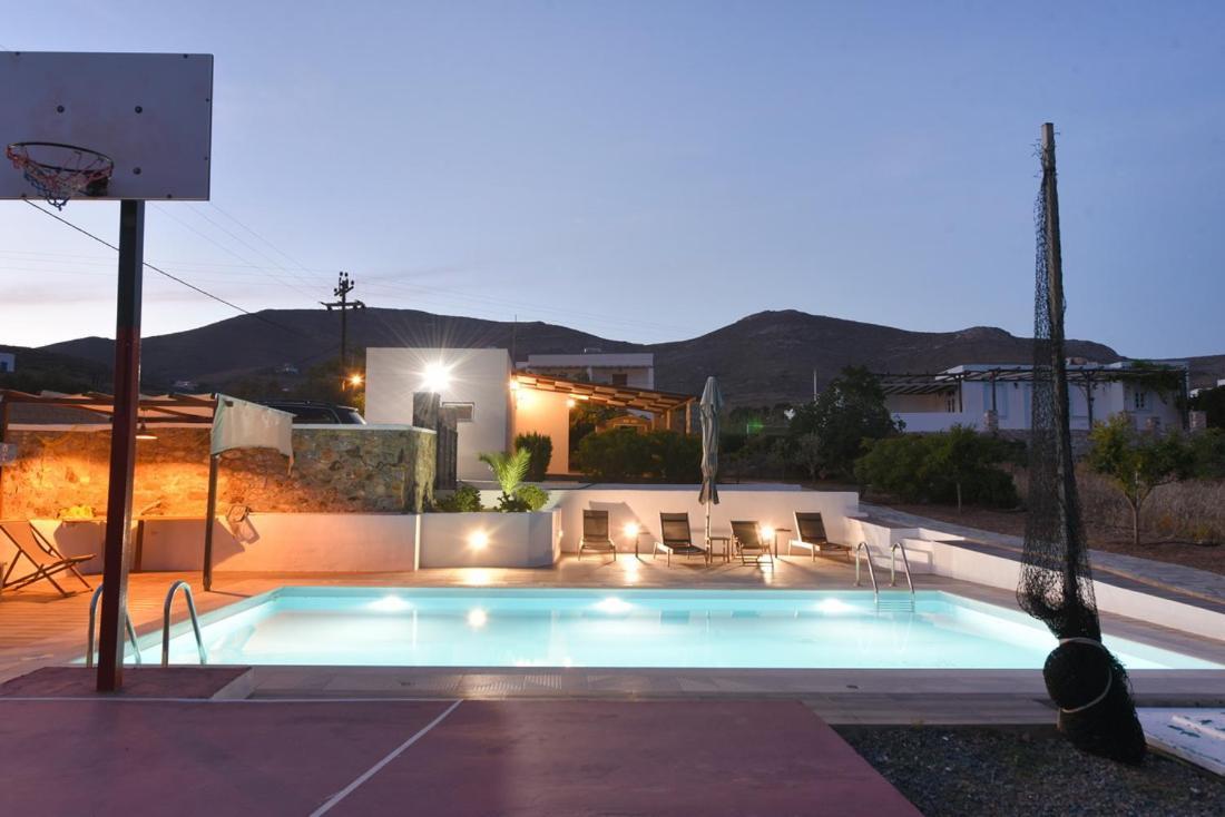 Flora'S Beach And Pool Villa In Syros Liaropá Extérieur photo