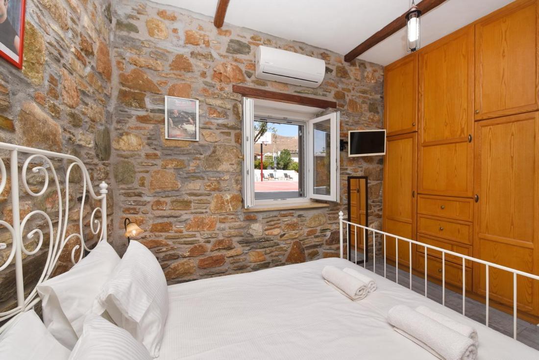 Flora'S Beach And Pool Villa In Syros Liaropá Extérieur photo