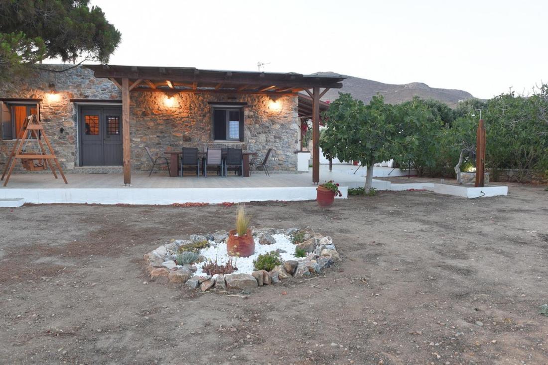 Flora'S Beach And Pool Villa In Syros Liaropá Extérieur photo