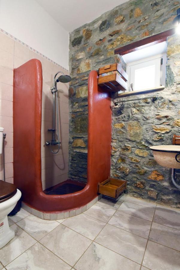 Flora'S Beach And Pool Villa In Syros Liaropá Extérieur photo