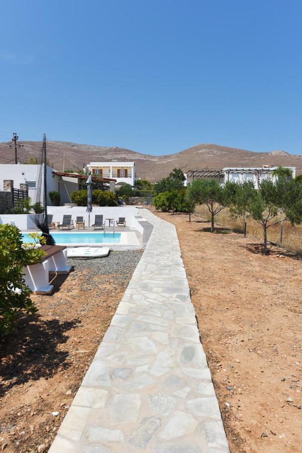 Flora'S Beach And Pool Villa In Syros Liaropá Extérieur photo